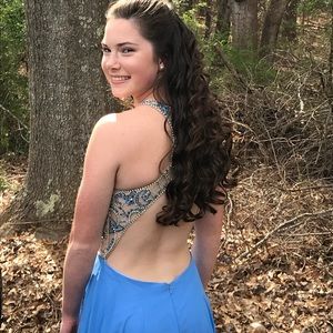 Blue & nude prom dress 💙